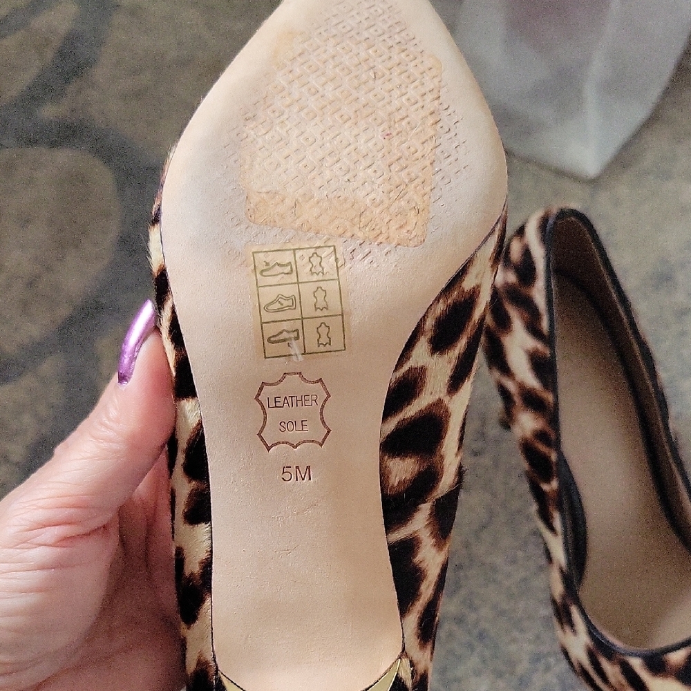 Tory Burch Brown and Black Heels with Elegant Pointed Toe - Picture 3 of 5
